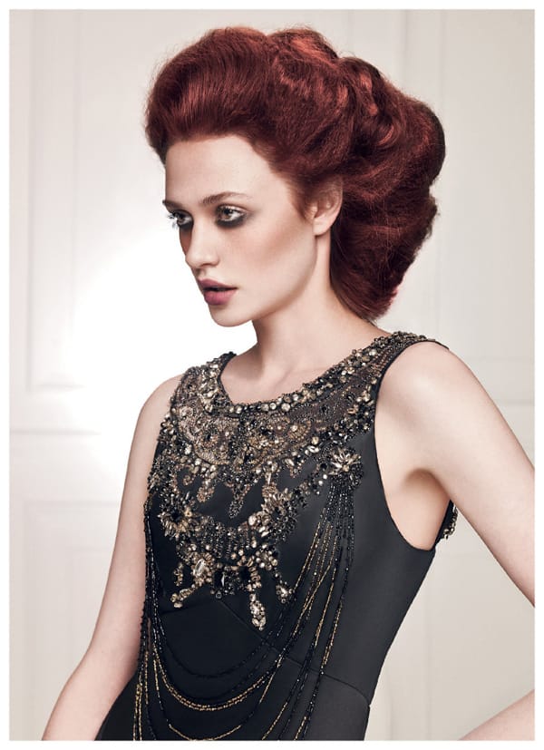 ПЕВИЦАТА МАРИНА КИСКИНОВА НА КОРИЦАТА НА COIFFURE BEAUTY